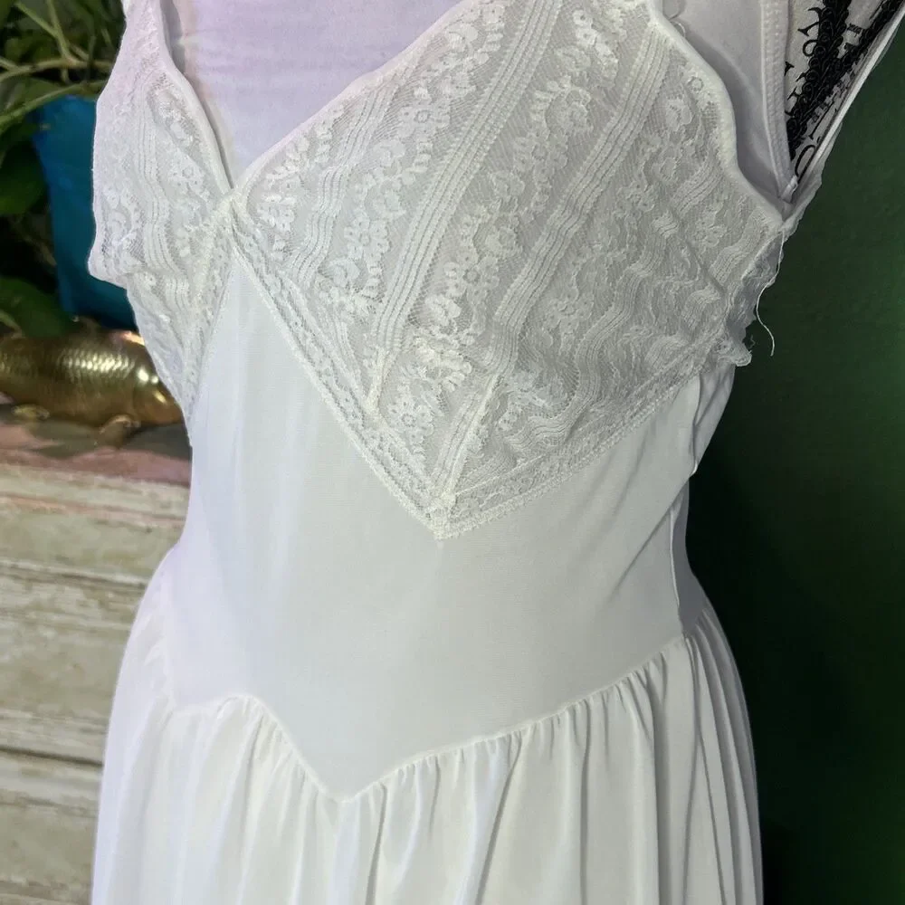 Vintage Luxite by Kayser White Nylon Lace Nightgown Slip Sz 32 Gathered Waist